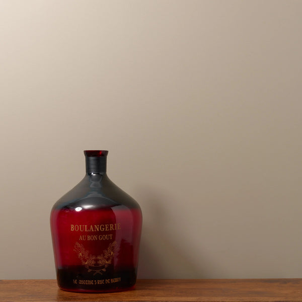 Kaunis ruskea maalisävy beige.