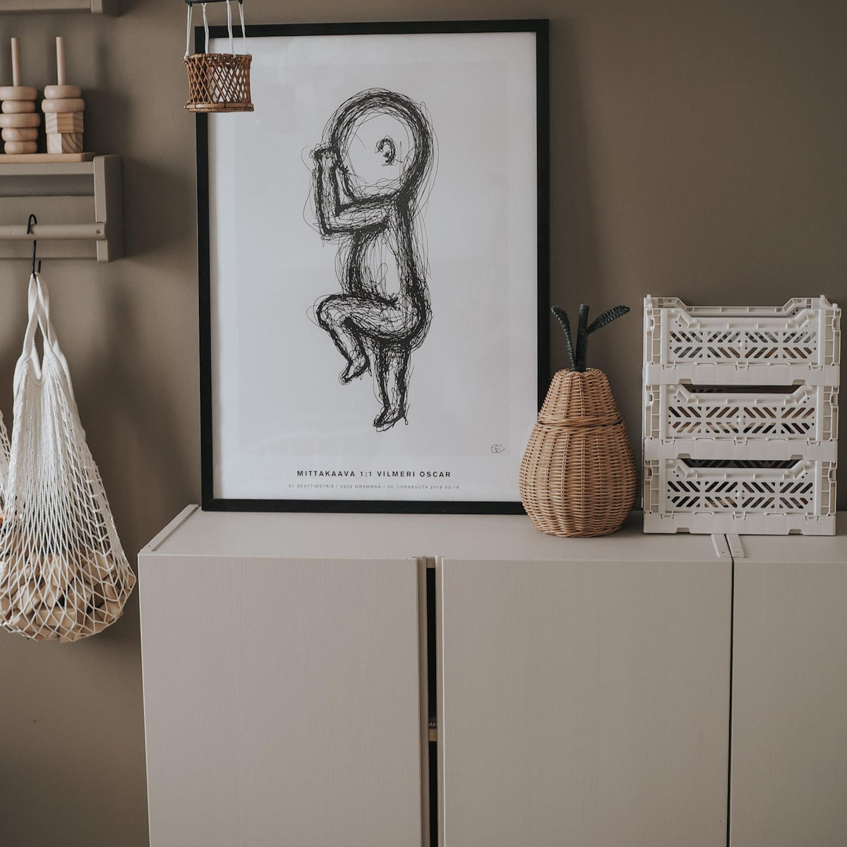 Stone Rosie - täyteläinen beige - vahallinen kalkkimaali Frenchic Paint Finland.