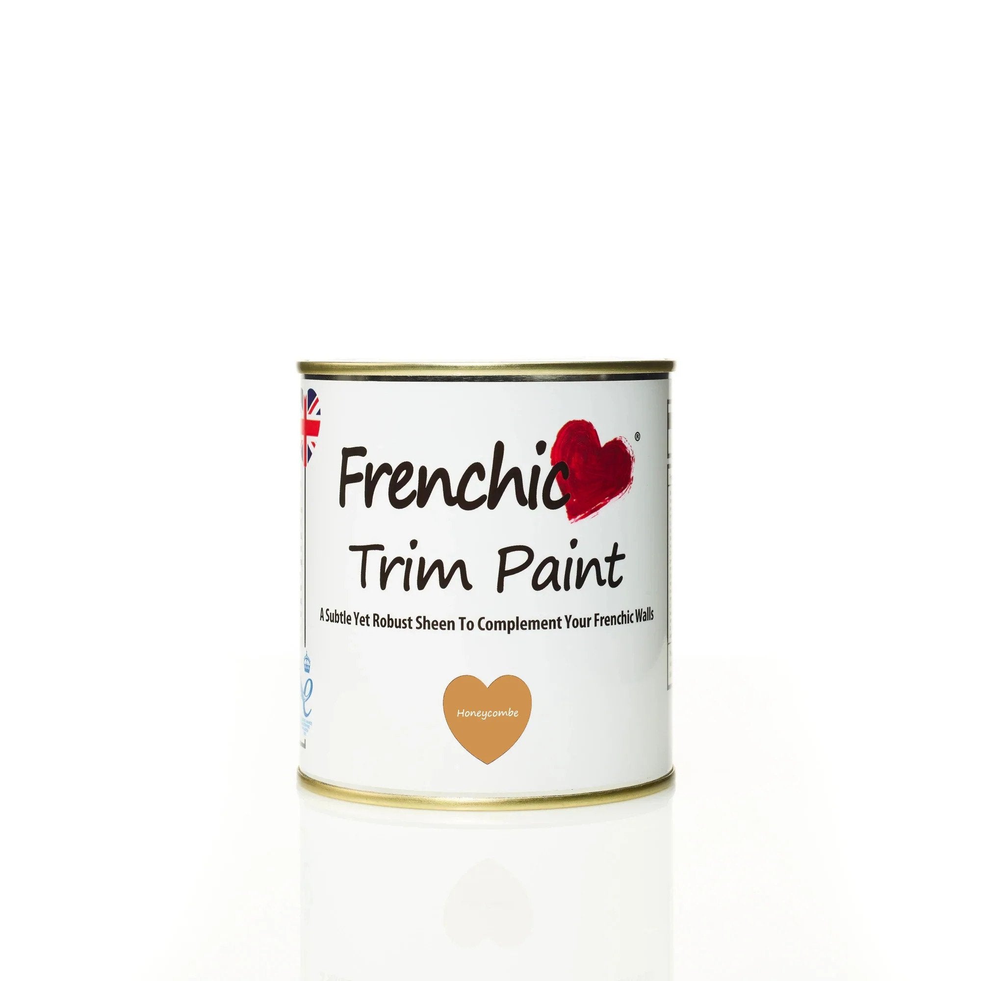 Ovi ja listamaali Trim Paint Frenchic sarjasta. 