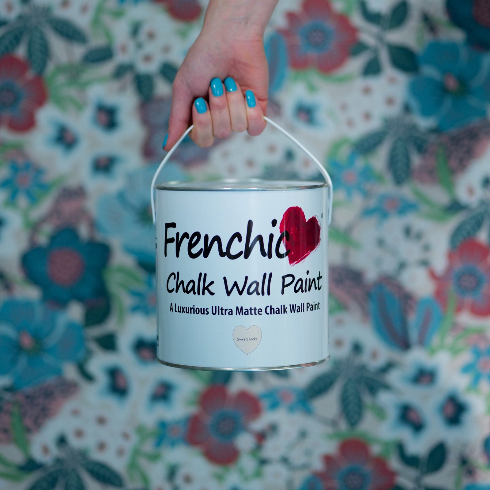 Frenchic hengittävä seinämaali vanhoihin rakennuksiin. 