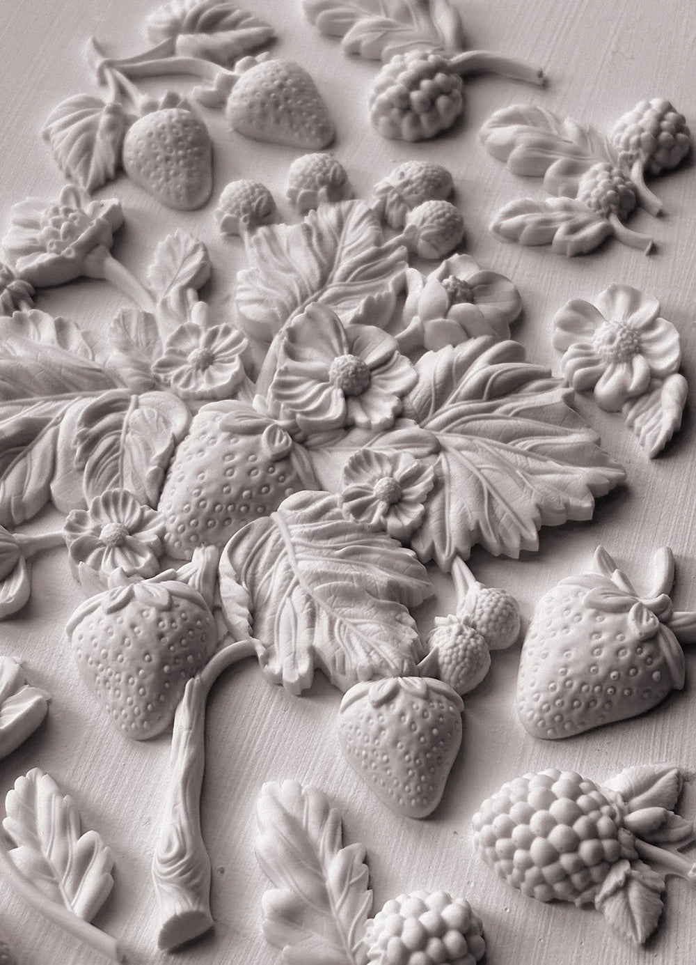 Wild Berries -silikonimuotti-Frenchic Paint Finland