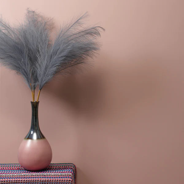 Nougat-beige Frenchic maali. 