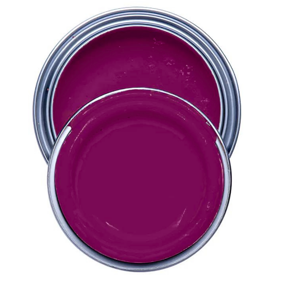 Purppurainen ja rohkea Plum Pudding. Tässä kalustemaalisävyssä on hieman punaista luumua. Poikkeuksellisen upea ja sielukas viininpunainen sävy.