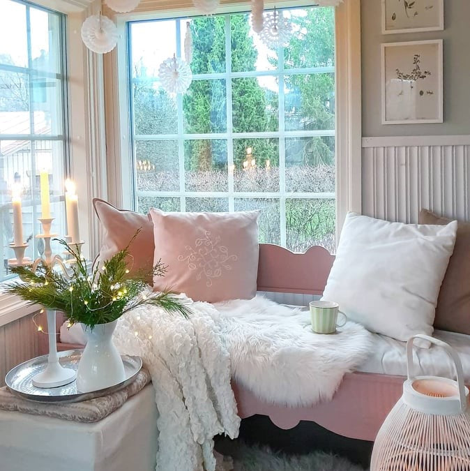 Vaaleanpunainen_puusohva_Dusky_Blush_Frenchic_Paint_Al_Frescolla