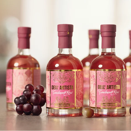 Rose on täydellinen balsamico salaatteihin, mozzarellan, mansikoiden, melonin ja grillattujen vihannesten päälle ripoteltavaksi tai elegantiksi viimeistelyksi kalalle ja kanalle. Sopii erinomaisesti myös juustojen ja jälkiruokien kanssa, tarjoten odottamattoman ja ylellisen makuelämyksen.