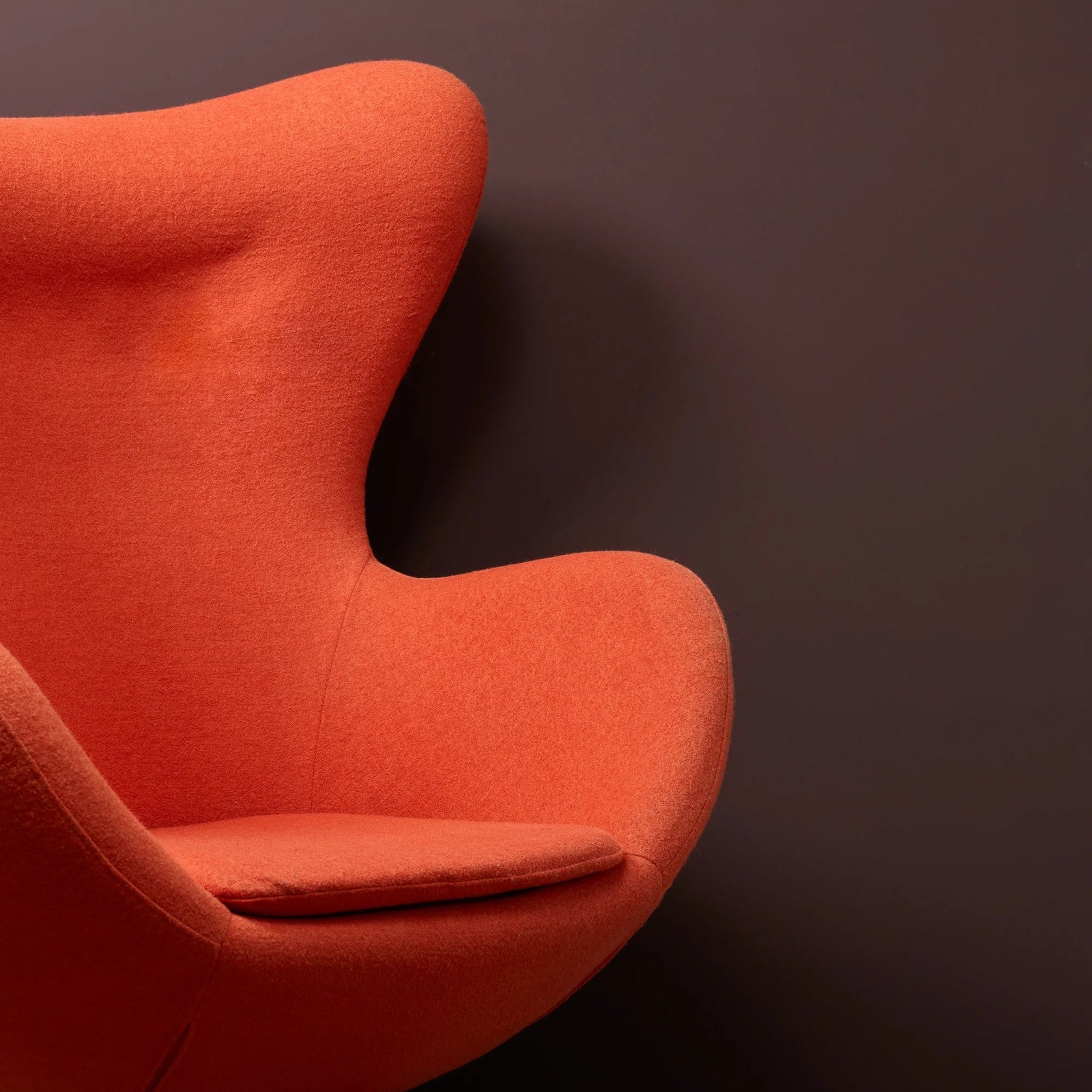 Ruskea lakritsa Frenchic maali. 