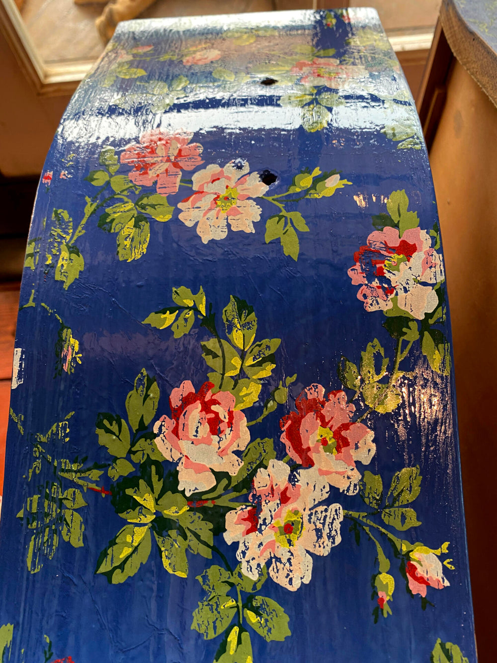 Rose Chintz iod paint inlay frenchic paint finland koristemaalaus. 