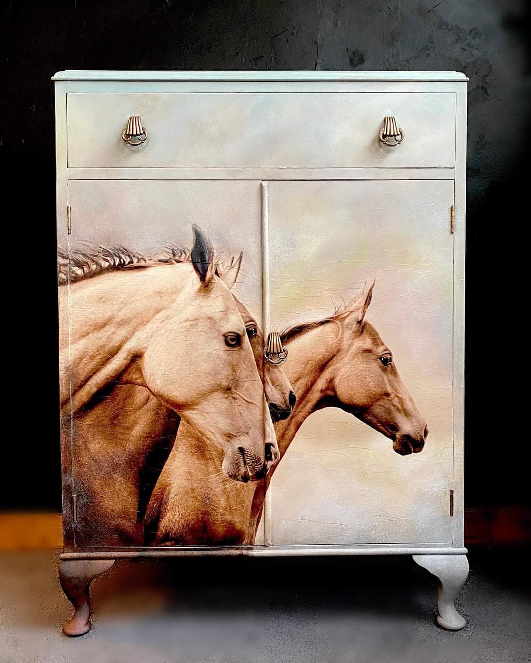 Ruskeat hevoset Mint By Michelle degoupage arkit Frenchic Finland. 