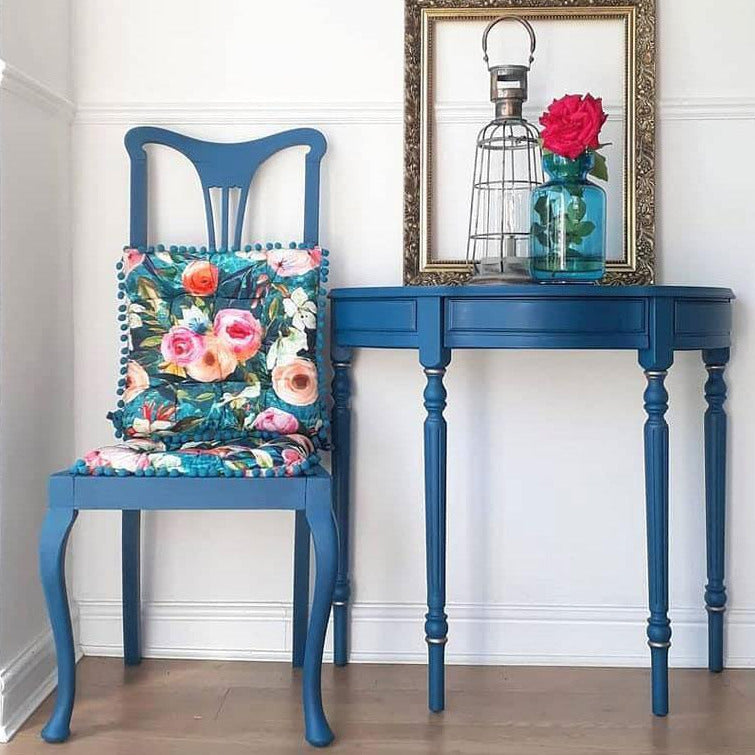 Petroolin sininen Frenchic maali Al Fresco Frenchic Paint Finland. 